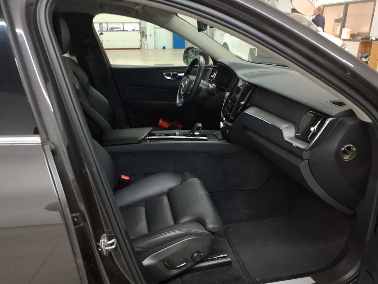 Volvo XC60 T6 AWD Recharge Geartronic Inscription Expression 8