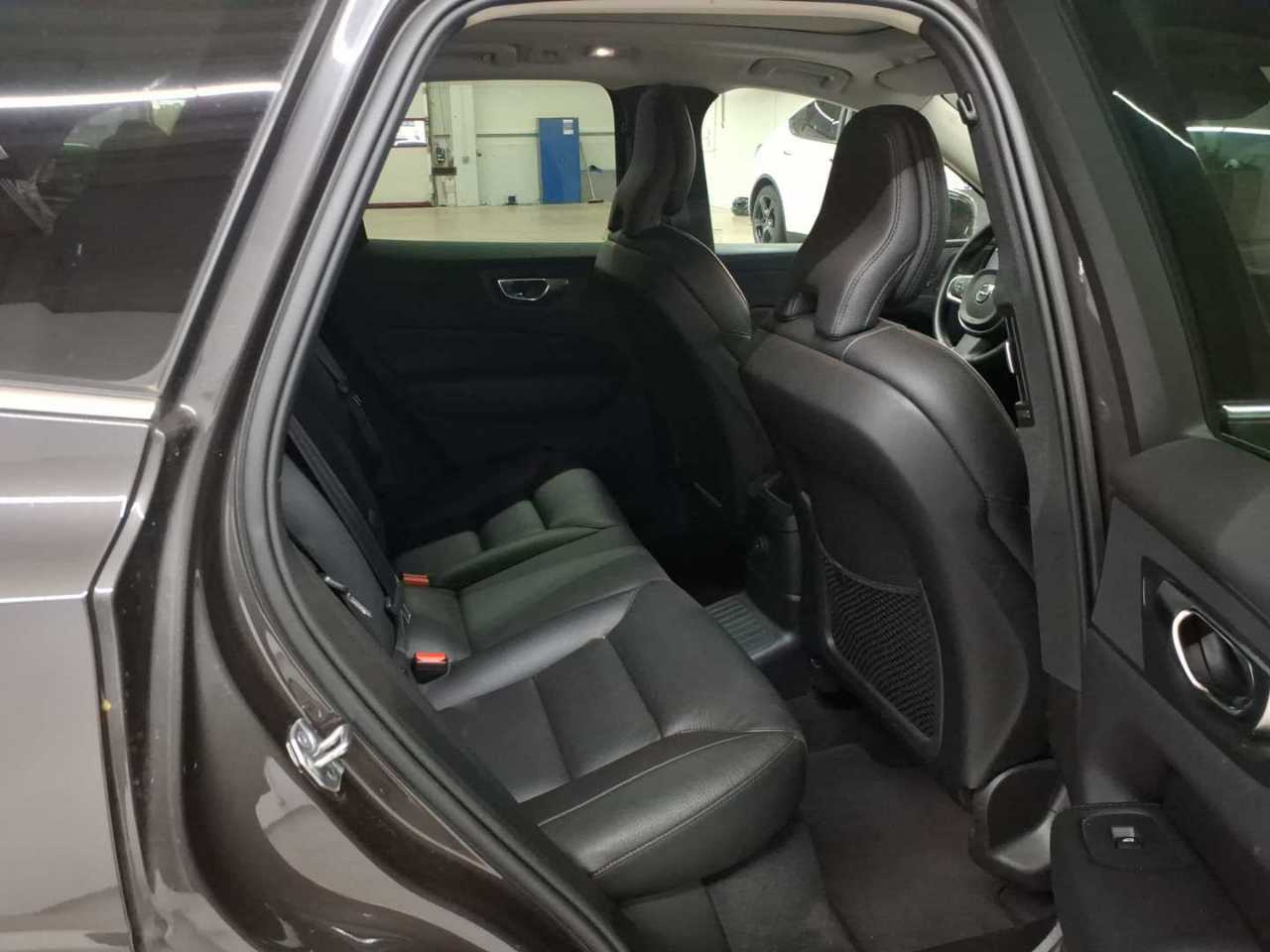 Volvo XC60 T6 AWD Recharge Geartronic Inscription Expression 14