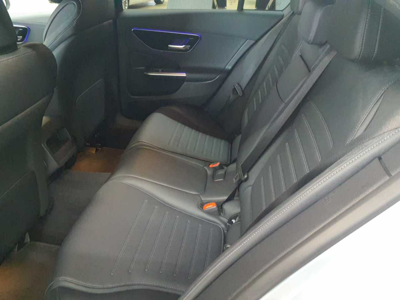Mercedes-Benz C 300 d 9G-TRONIC 4Matic AMG Line 13