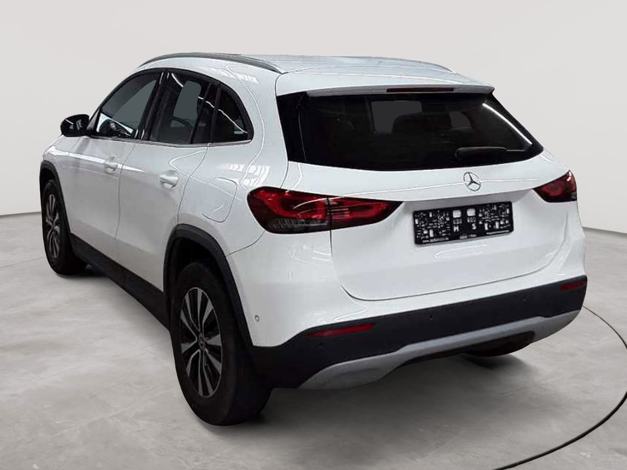 Mercedes-Benz GLA 200 7G-DCT Style 5