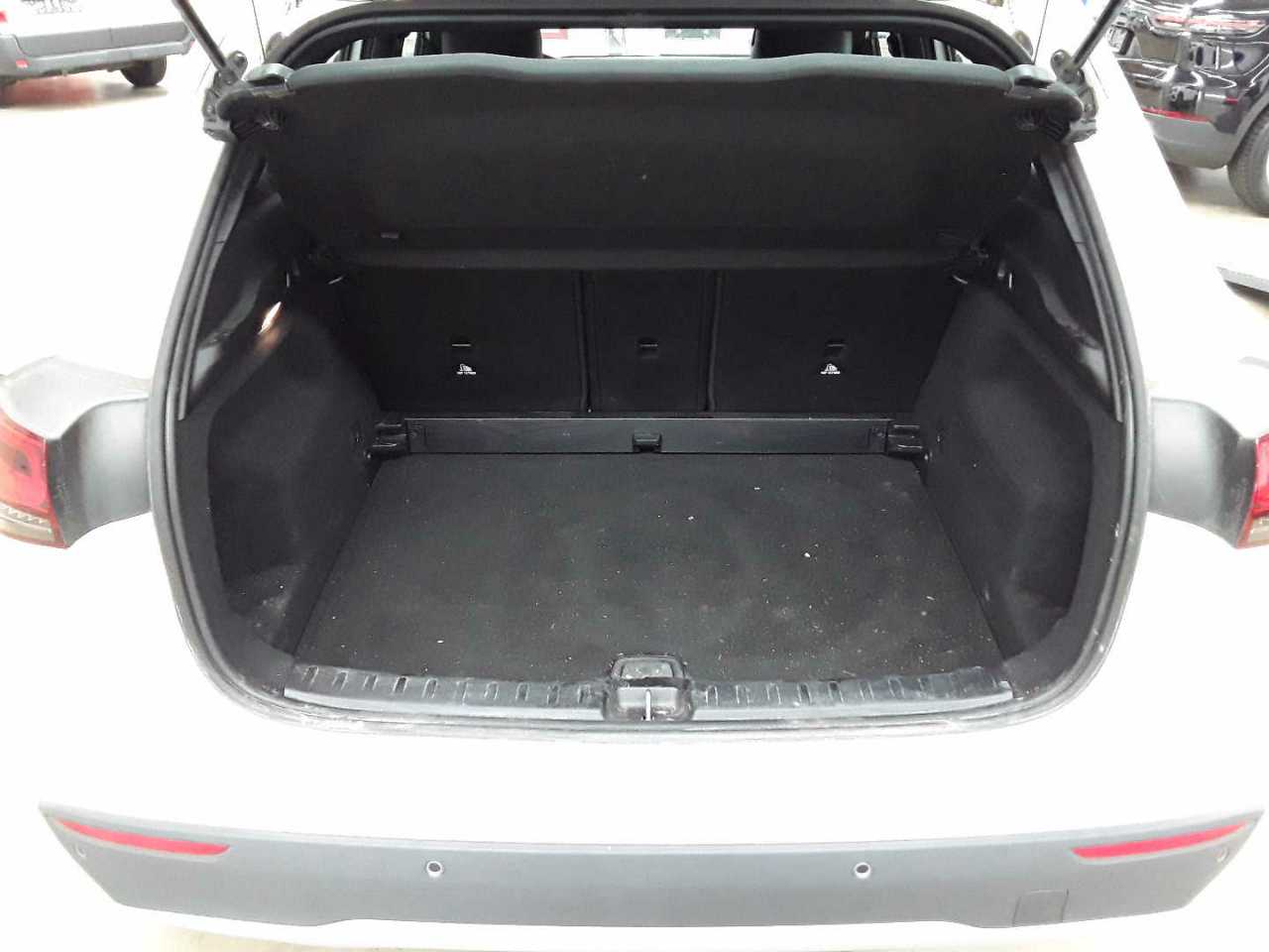Mercedes-Benz GLA 200 7G-DCT Style 15