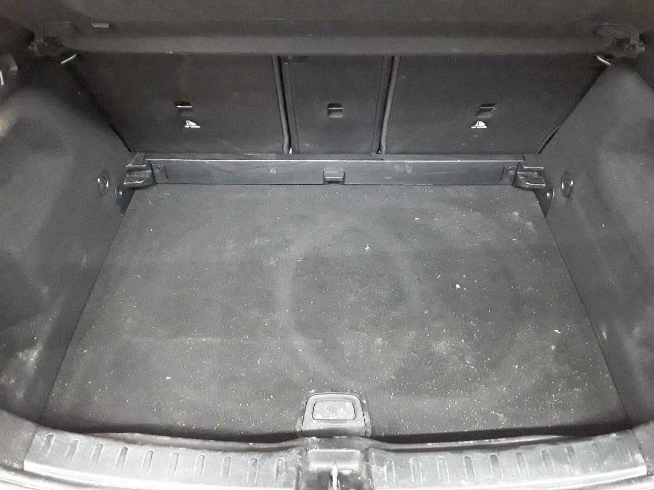 Mercedes-Benz GLA 200 7G-DCT Style 16