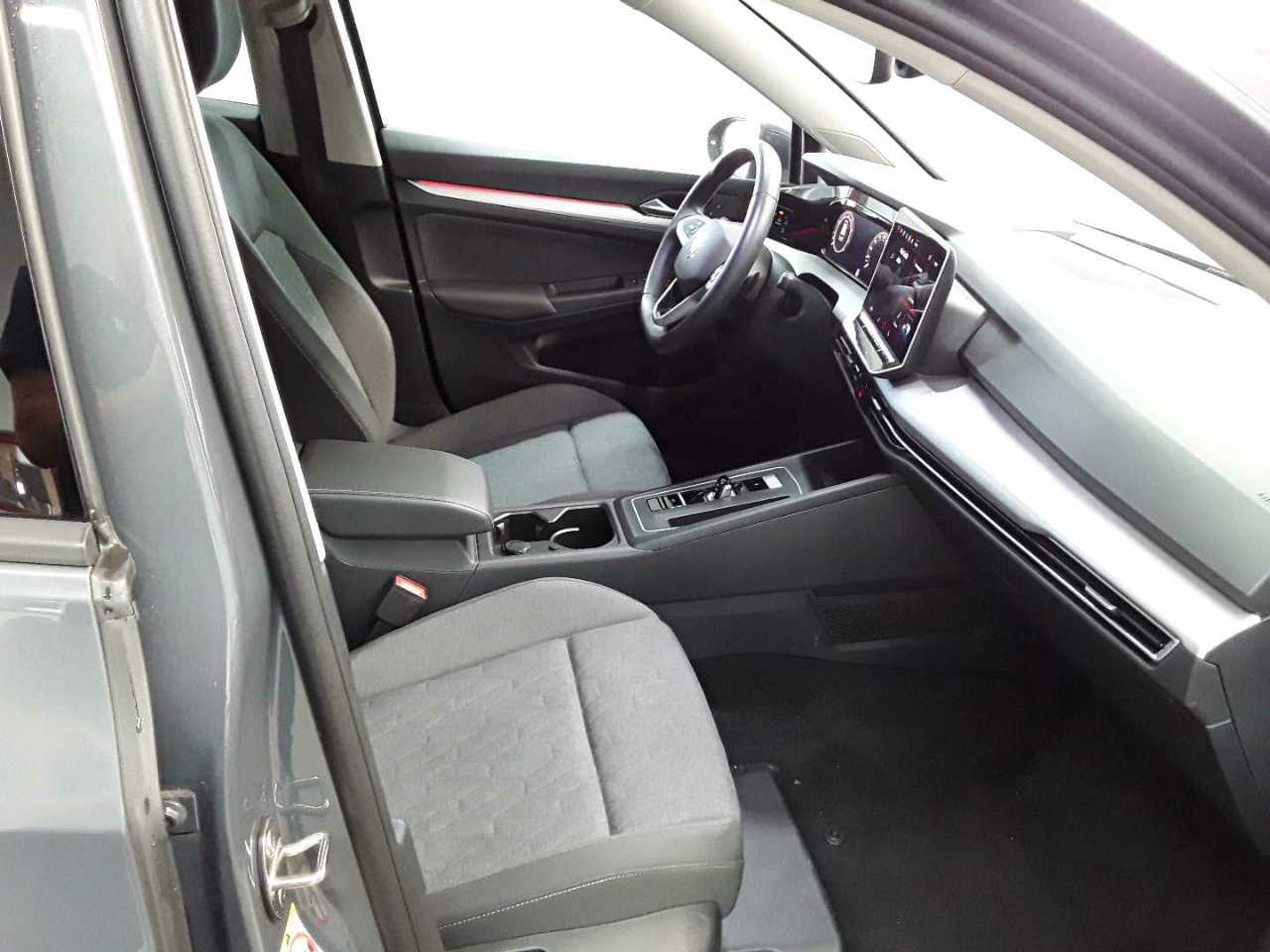 Volkswagen Golf Variant 1.5 eTSI OPF DSG Life 8