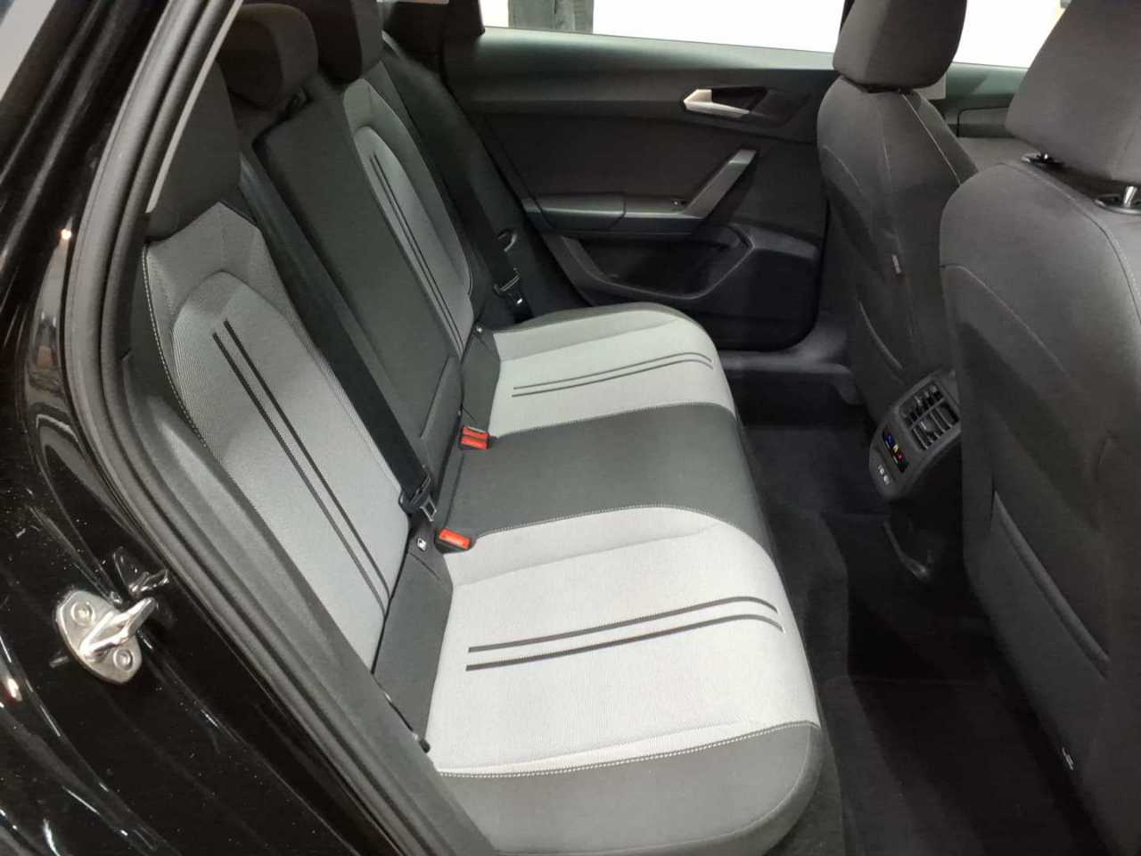 Seat Leon Sportstourer 2.0 TDI Style 14