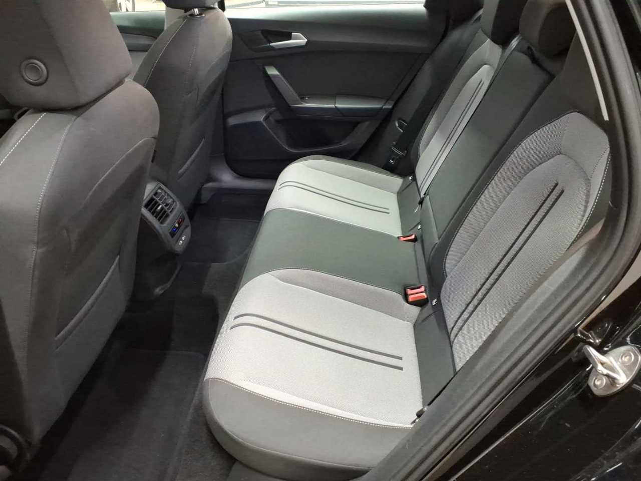 Seat Leon Sportstourer 2.0 TDI Style 13