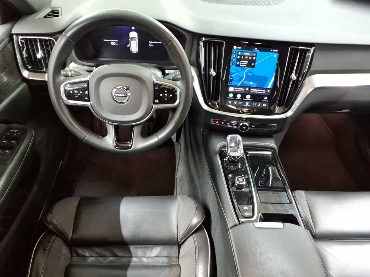 Volvo V60 T6 AWD Recharge Plus Dark 10