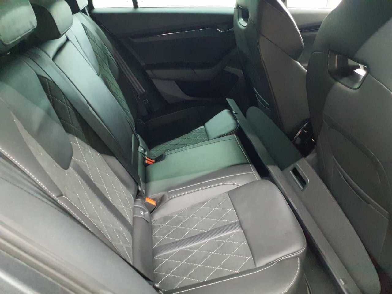 Skoda Octavia Combi 2.0 TDI DSG RS 14