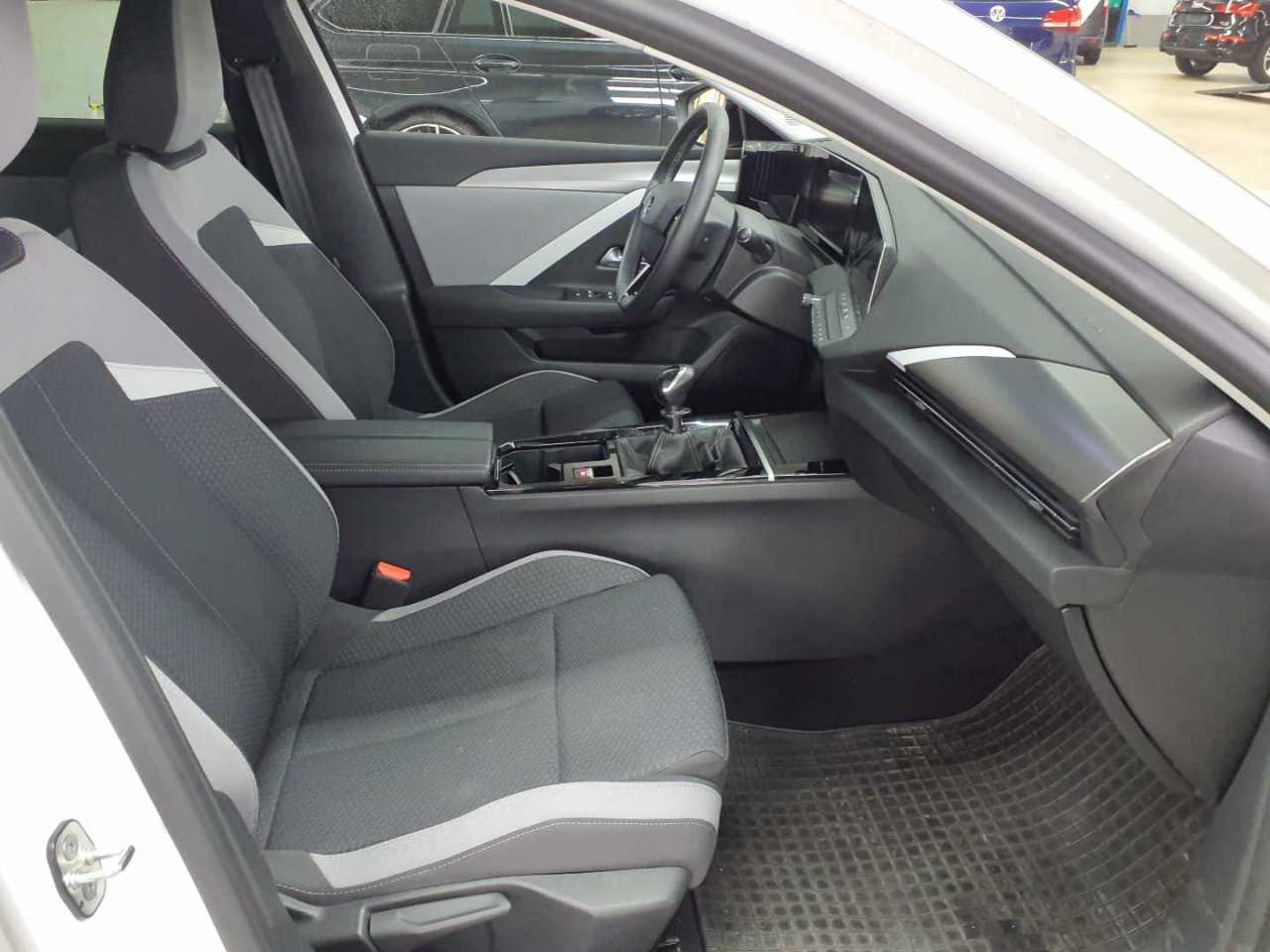 Opel Astra 1.2 Turbo Business Edition 7
