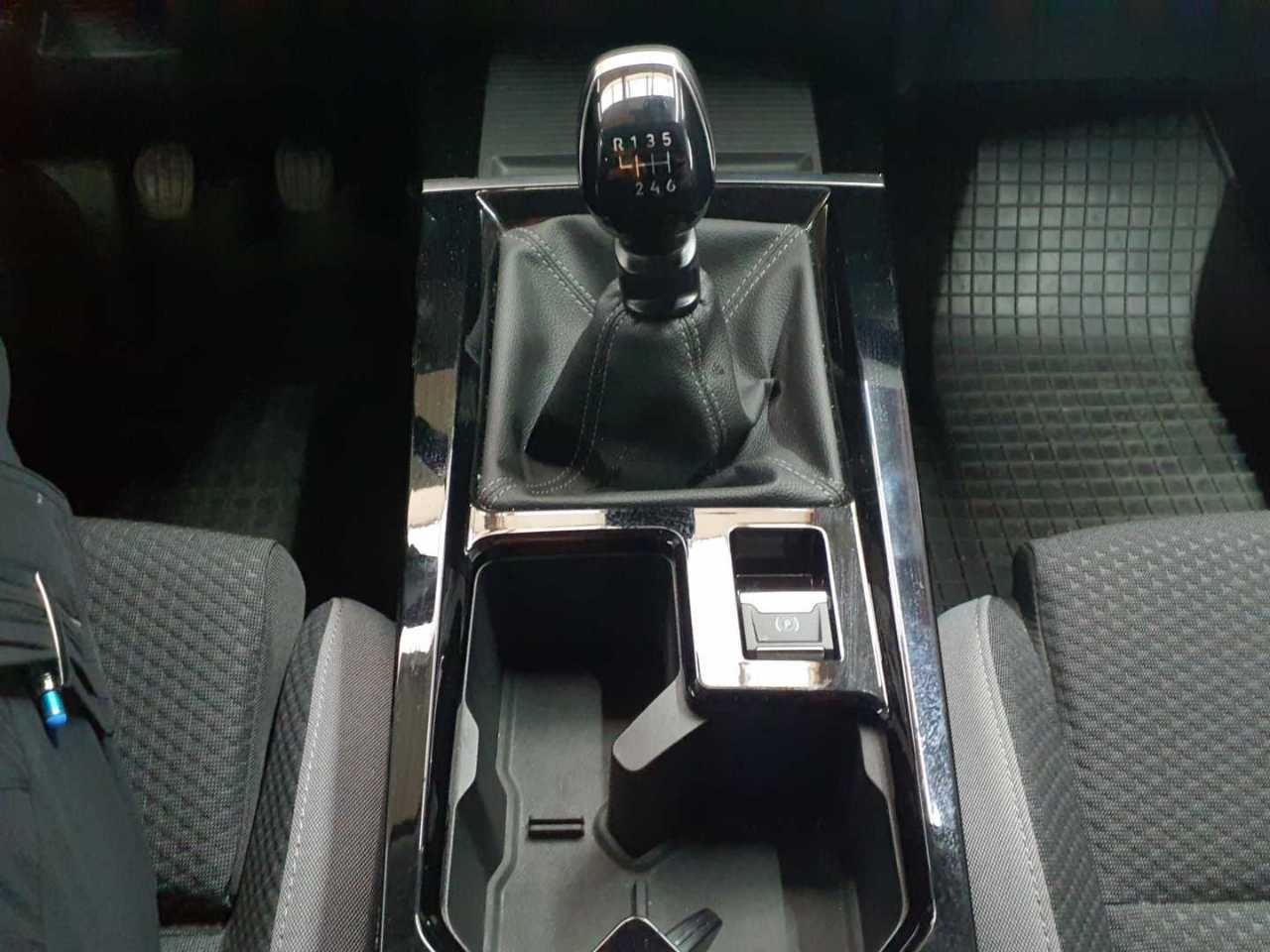 Opel Astra 1.2 Turbo Business Edition 10