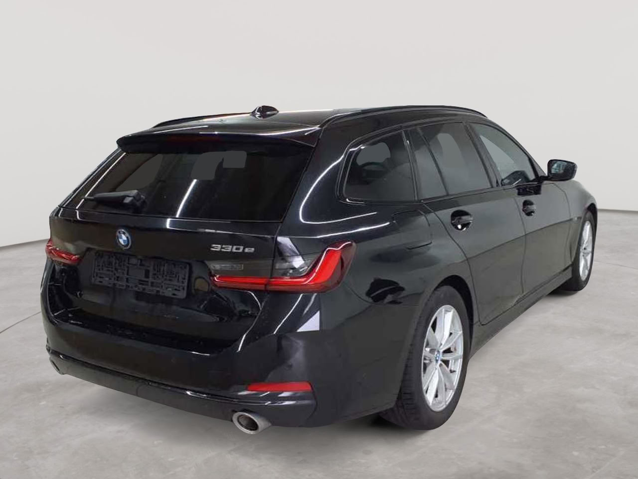 BMW 330e Touring Aut. 4