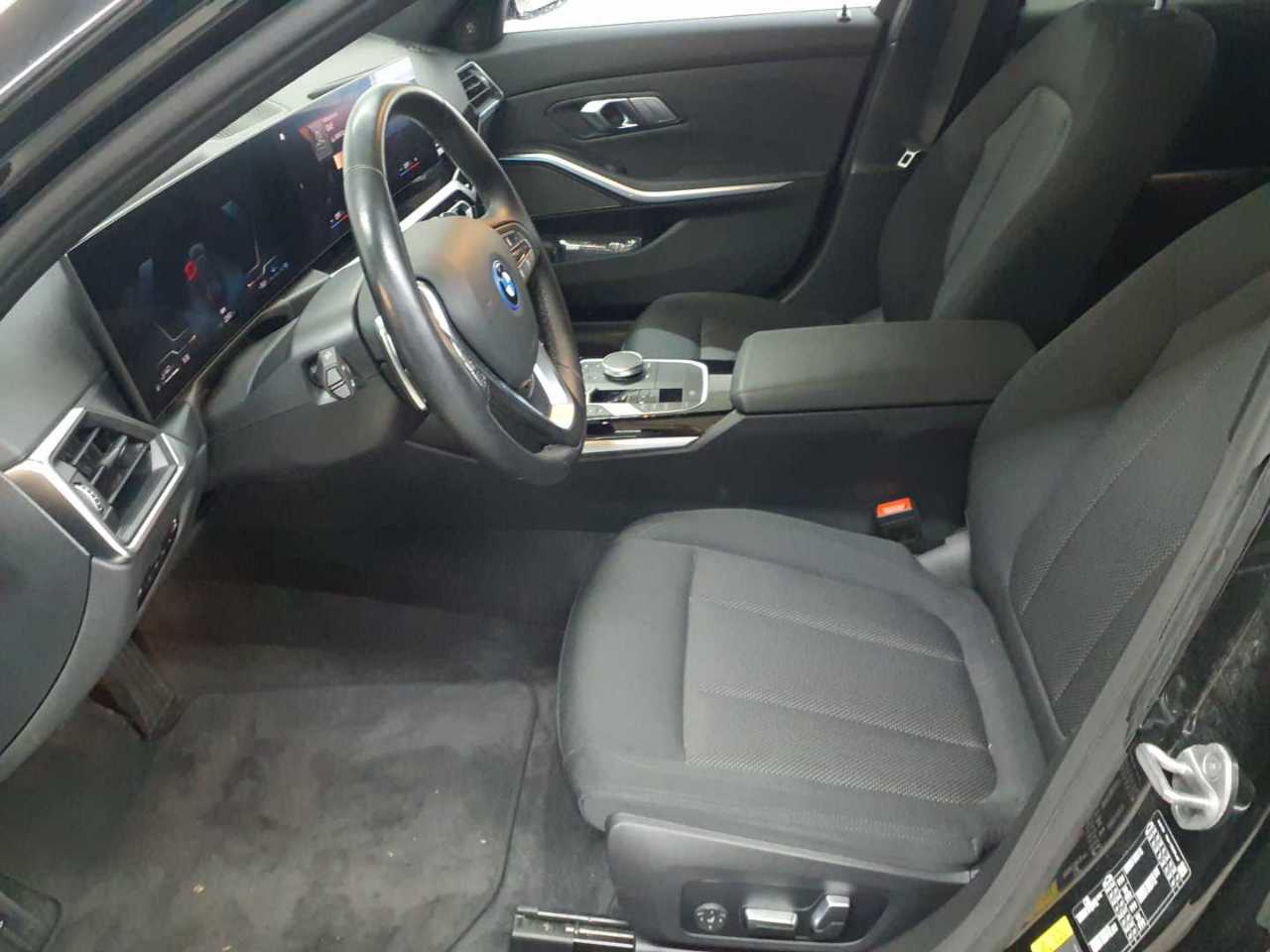BMW 330e Touring Aut. 8
