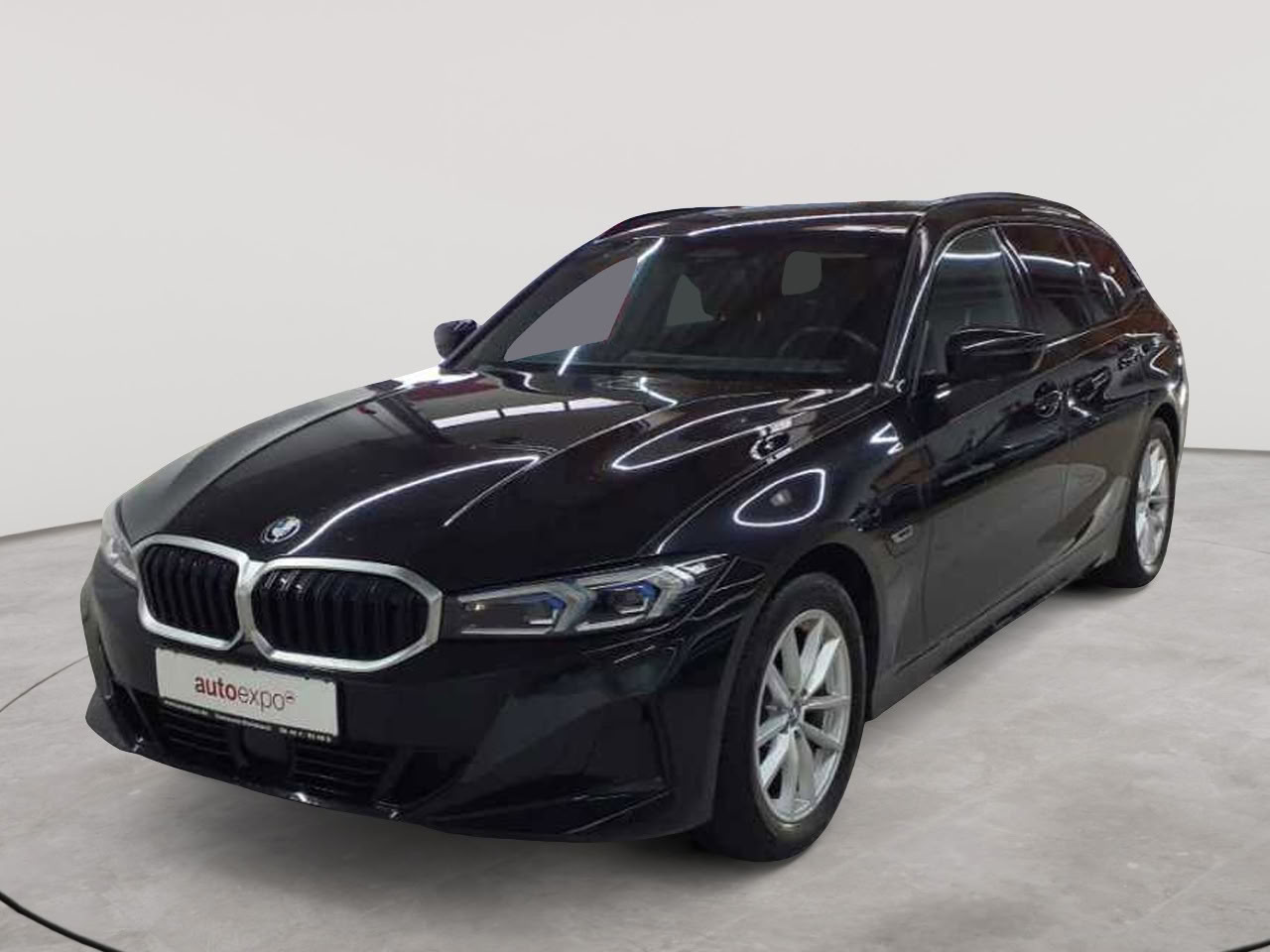 BMW 330e Touring Aut. 2