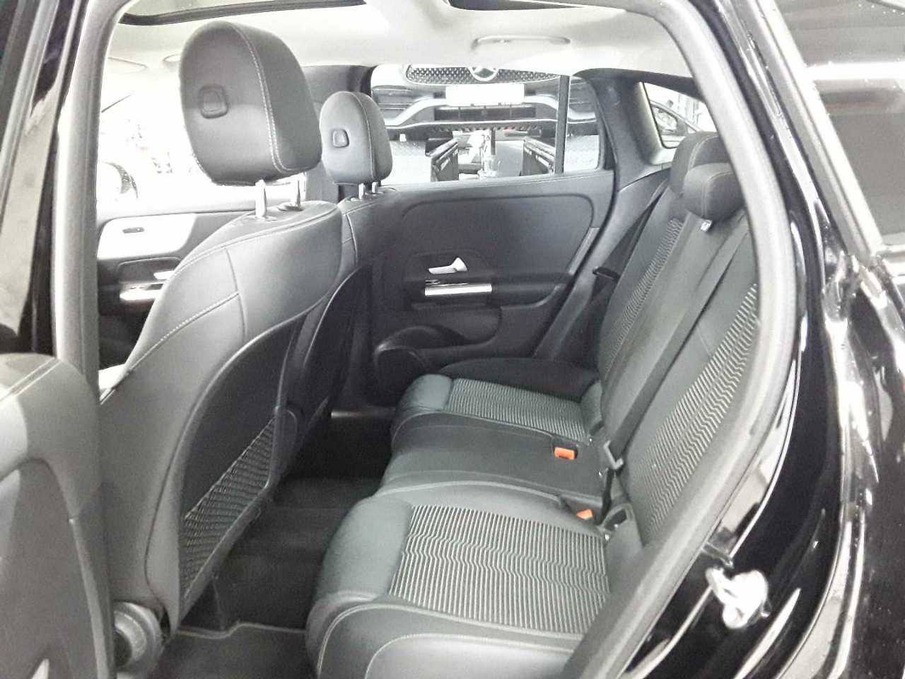 Mercedes-Benz GLA 200 4Matic 8G-DCT Progressive 13