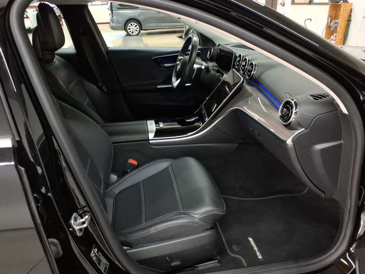 Mercedes-Benz C 300 4Matic T 9G-TRONIC AMG Line 8