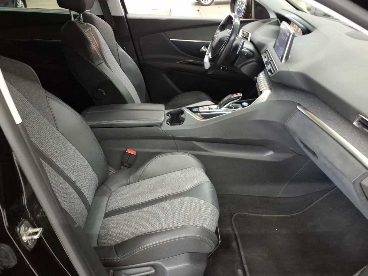 Peugeot 5008 BlueHDi 180 EAT8 Allure 8