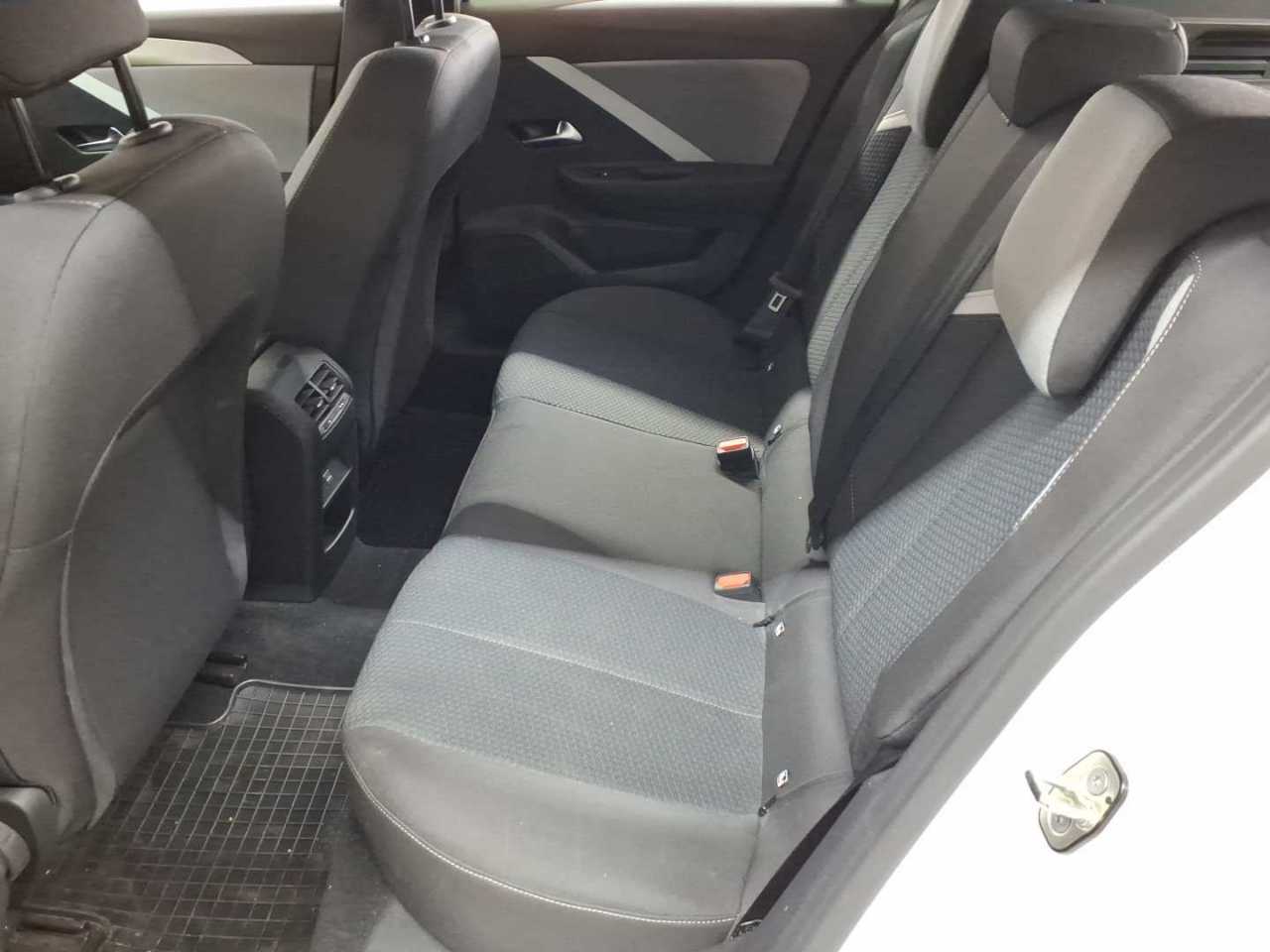 Opel Astra 1.2 Turbo Business Edition 13