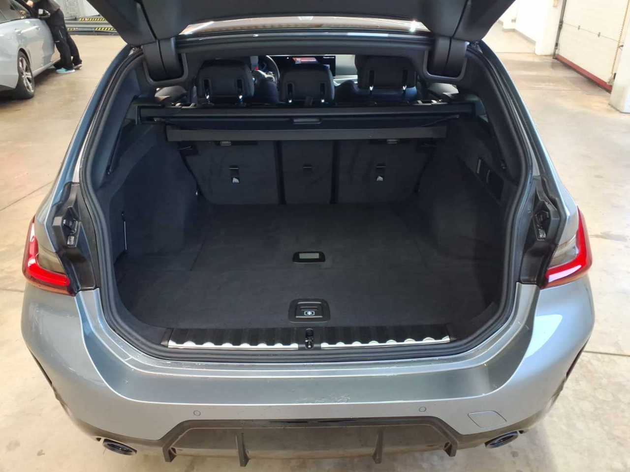BMW 330d Touring xDrive Aut. 15