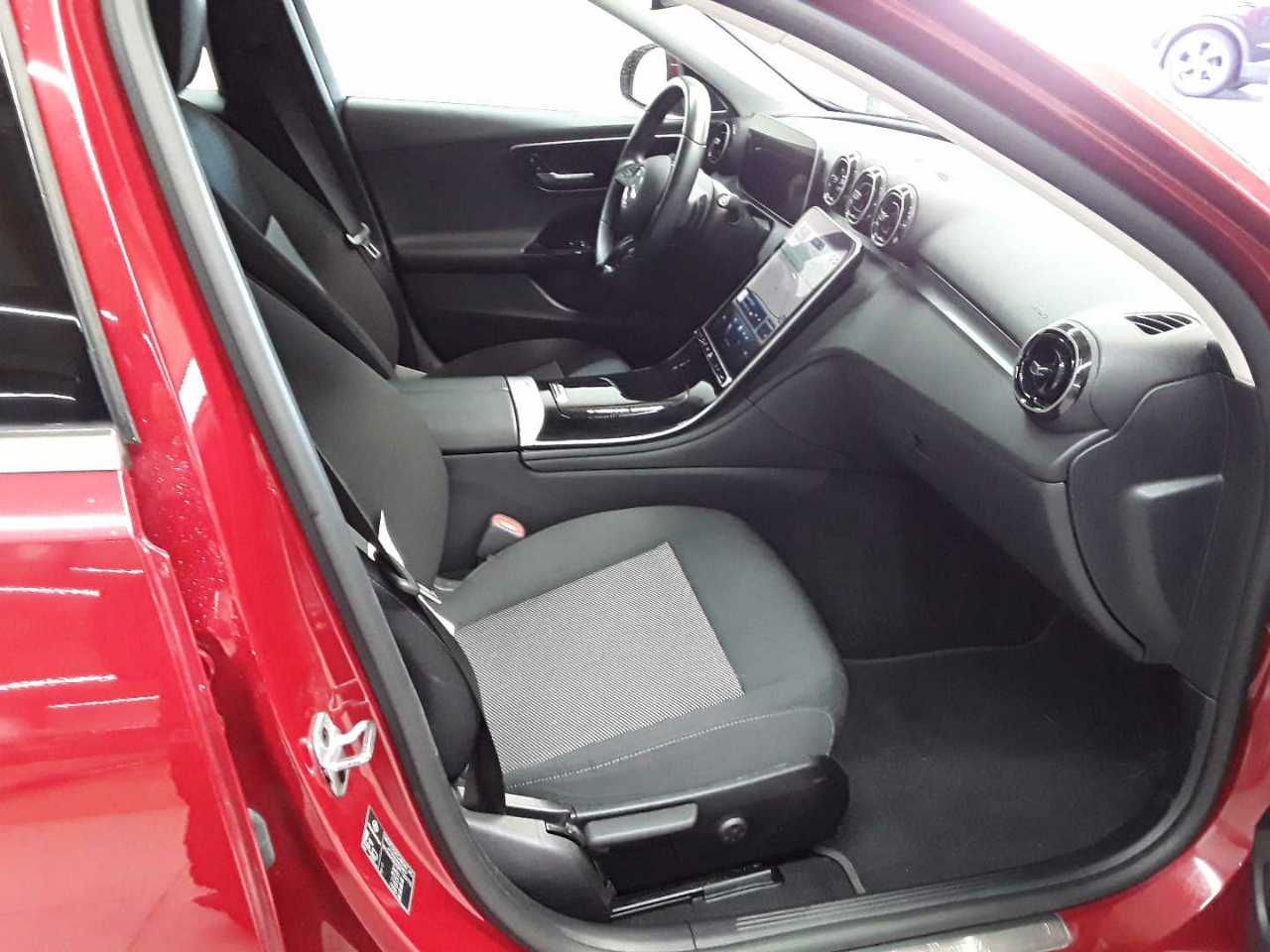 Mercedes-Benz C 300 e T 9G-TRONIC 8