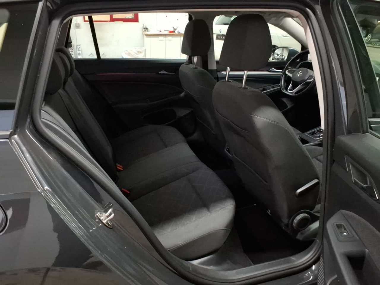Volkswagen Golf Variant 2.0 TDI SCR DSG Life 14
