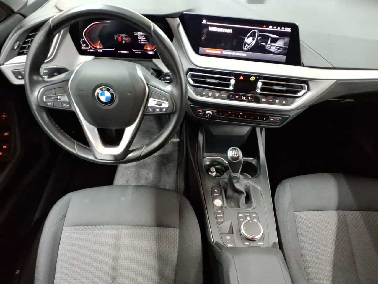 BMW 218d Gran Coupe 10