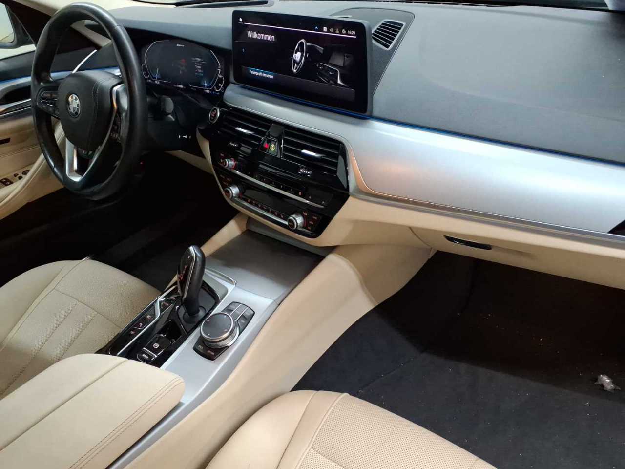 BMW 530e Touring Aut. 9