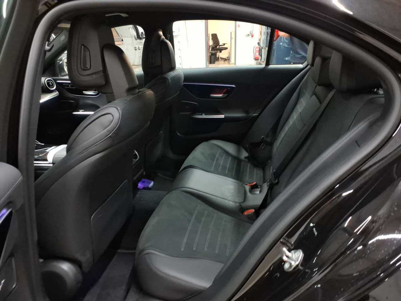 Mercedes-Benz C 300 4Matic 9G-TRONIC AMG Line 13