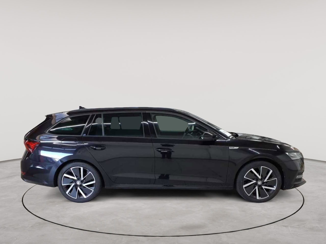 Skoda Octavia Combi 2.0 TDI DSG Sportline 3