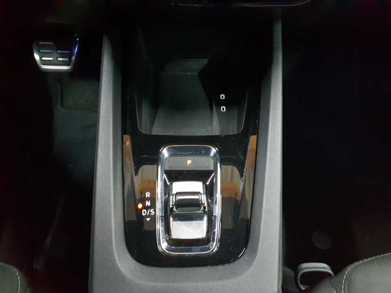 Skoda Octavia Combi 2.0 TDI DSG Sportline 10