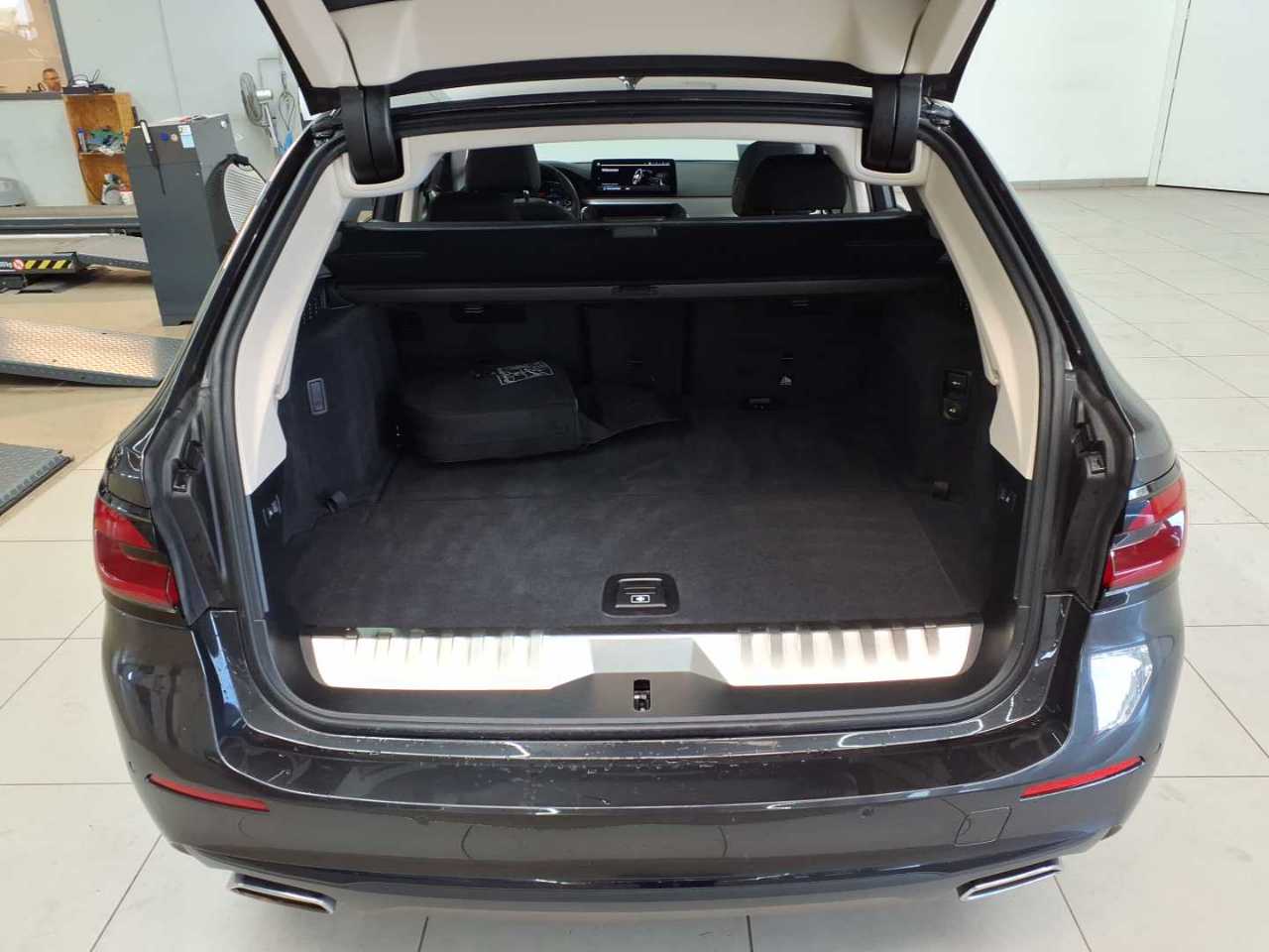 BMW 530e xDrive Touring Aut. 15