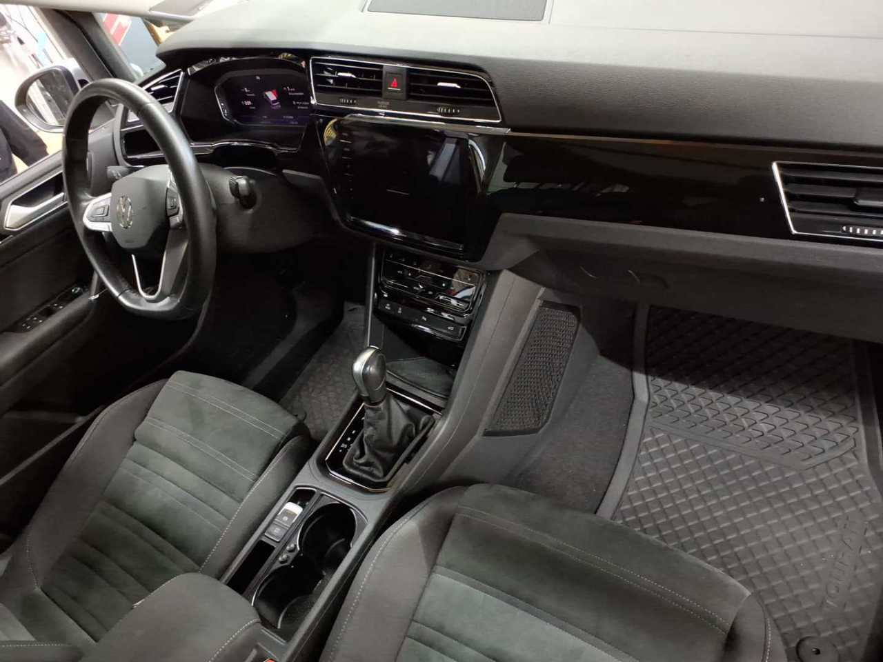 Volkswagen Touran 2.0 TDI SCR DSG Highline 9