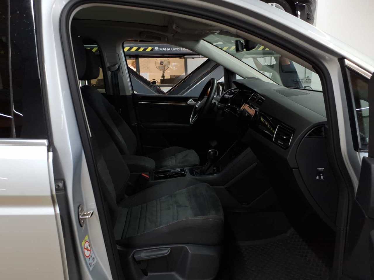 Volkswagen Touran 2.0 TDI SCR DSG Highline 8
