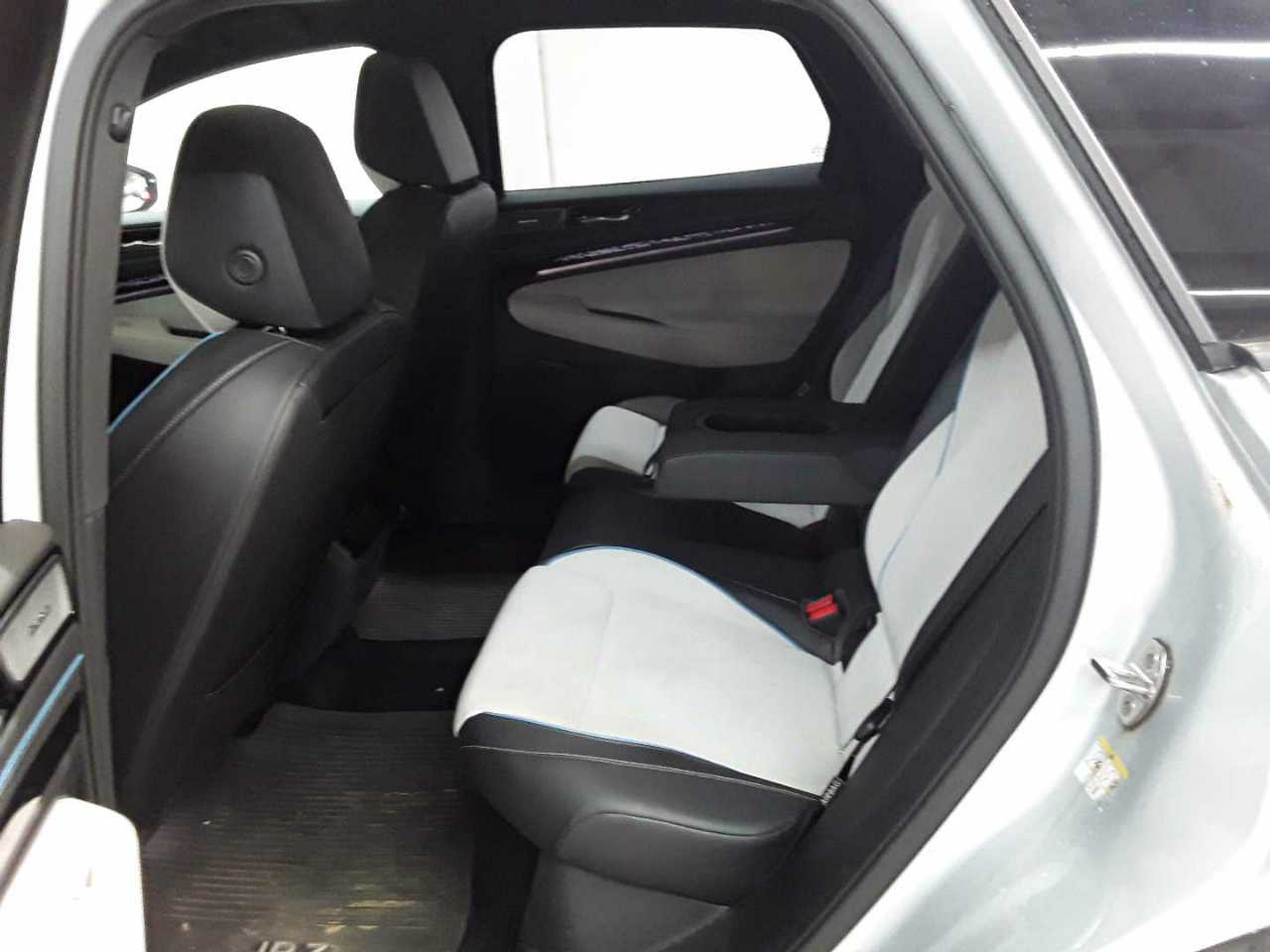 Volkswagen ID.7 Pro 13