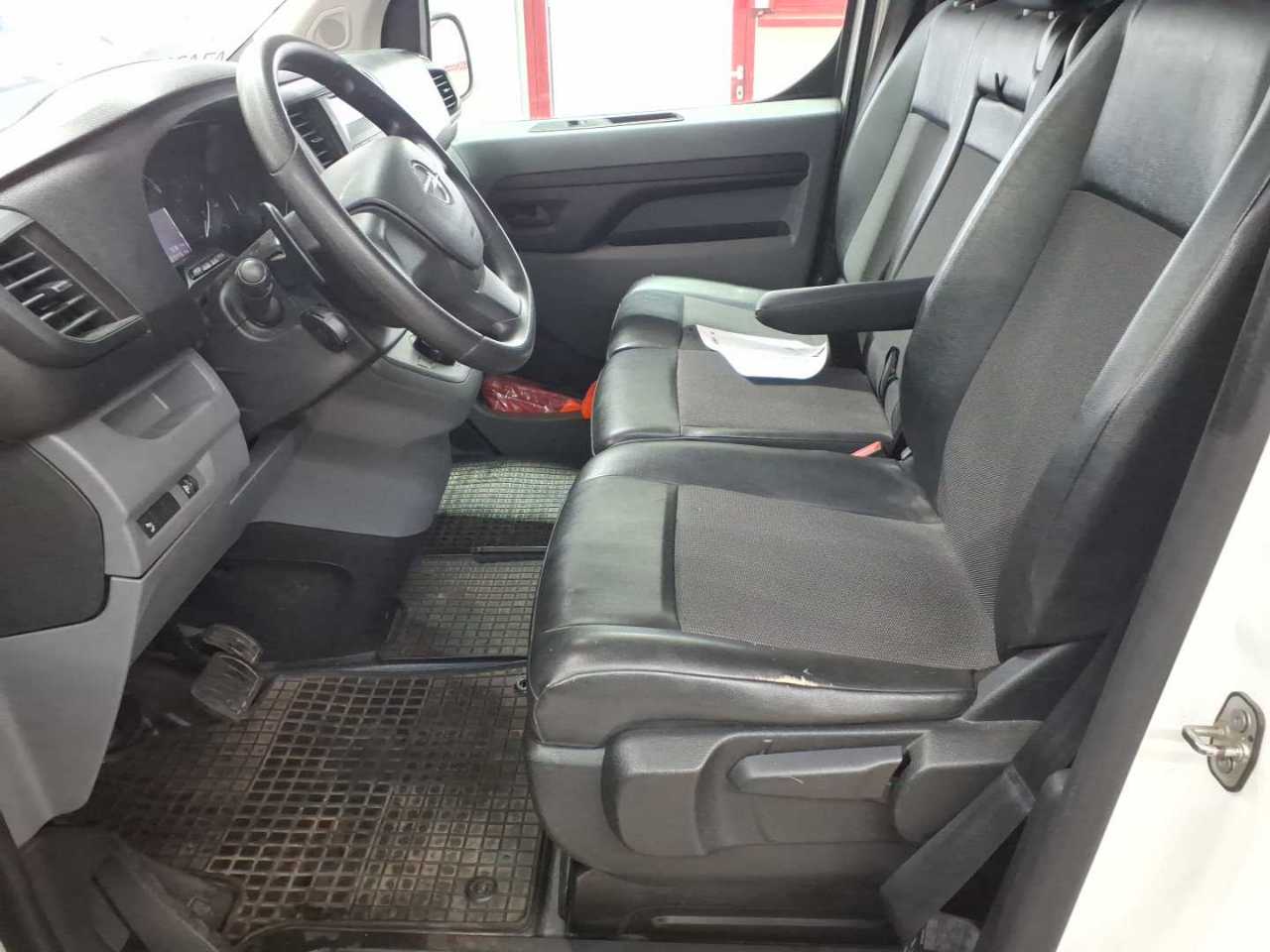 Opel Vivaro 2.0 D Cargo M Autm. Edition 7