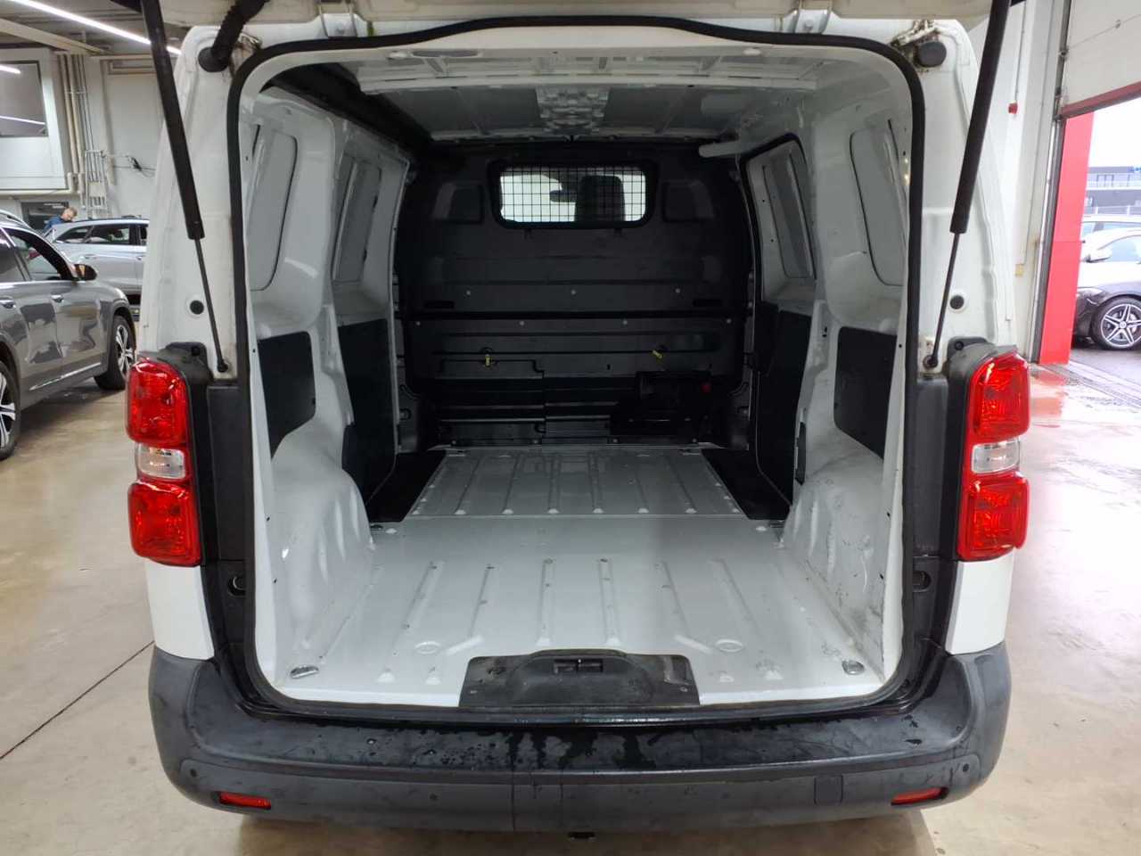 Opel Vivaro 2.0 D Cargo M Autm. Edition 15