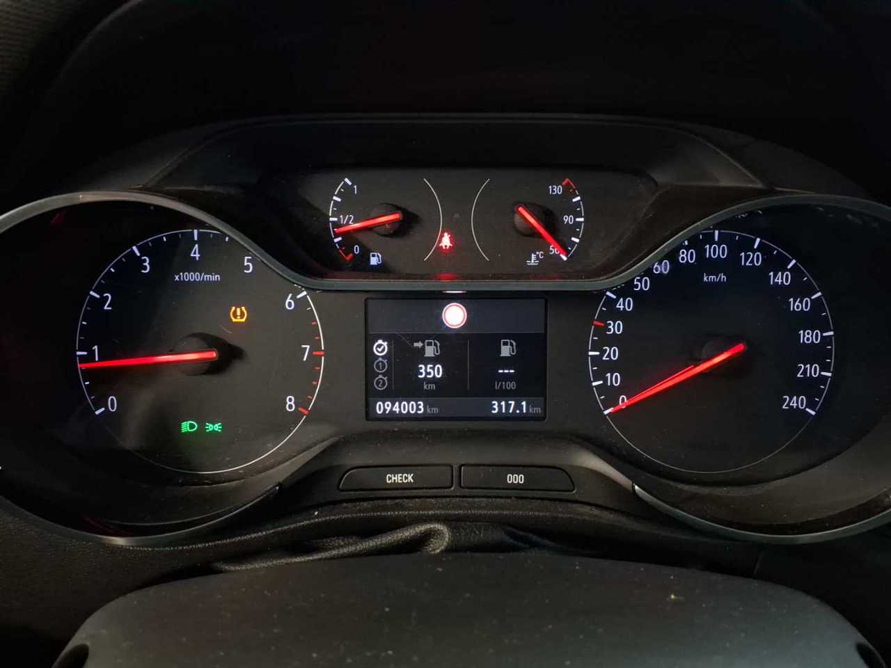 Opel Crossland 1.5 Diesel Elegance 10