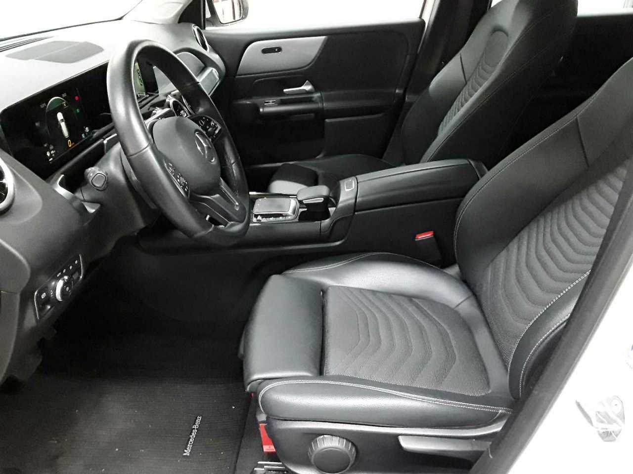 Mercedes-Benz GLB 200 4Matic 8G-DCT Style 7