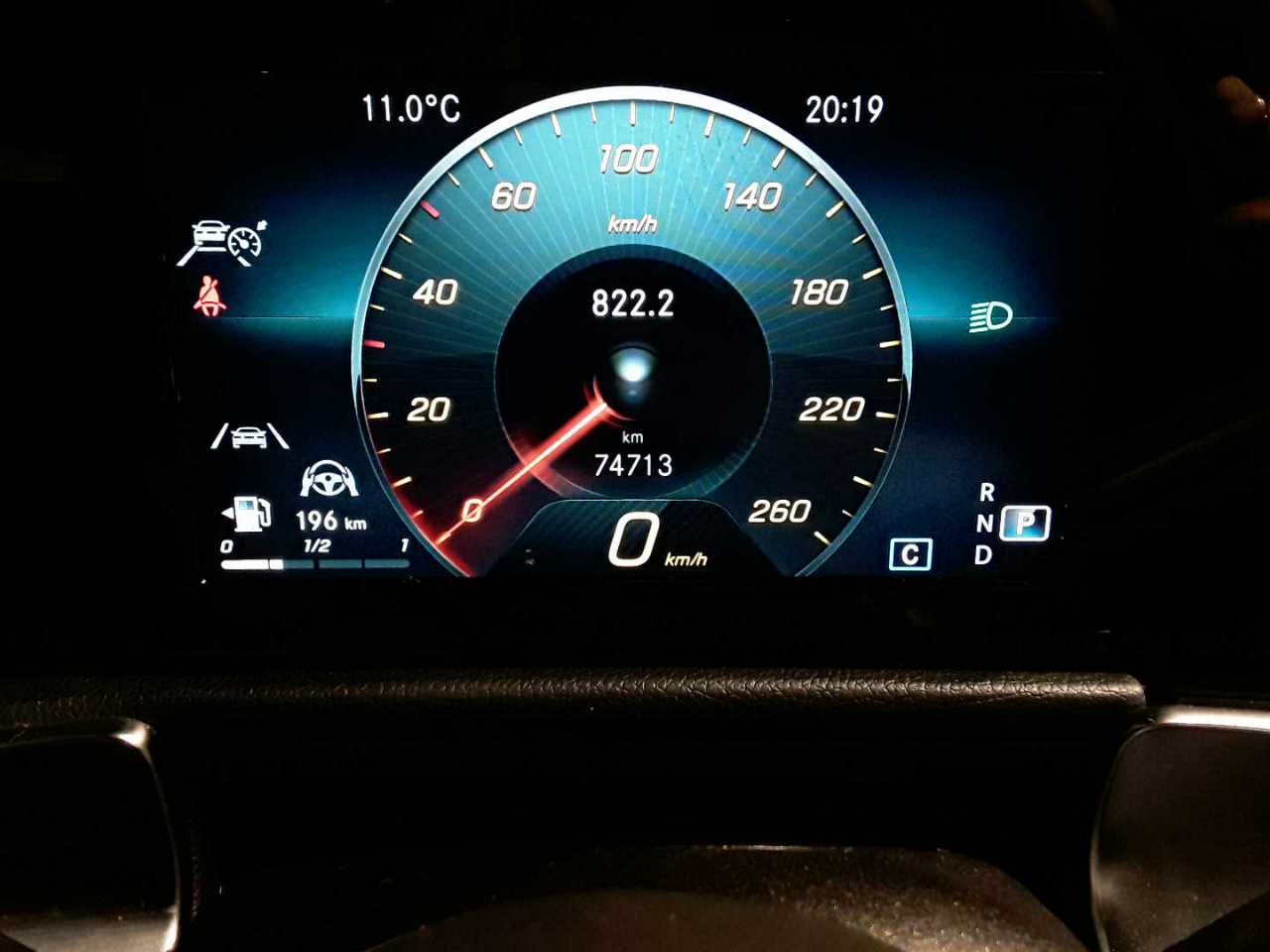 Mercedes-Benz GLB 200 4Matic 8G-DCT Style 11