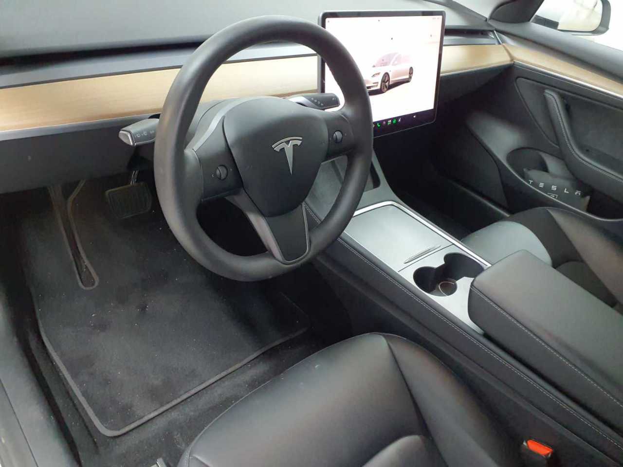 Tesla Model 3 Langstreckenbatt. Allradantrieb Dual Motor 9