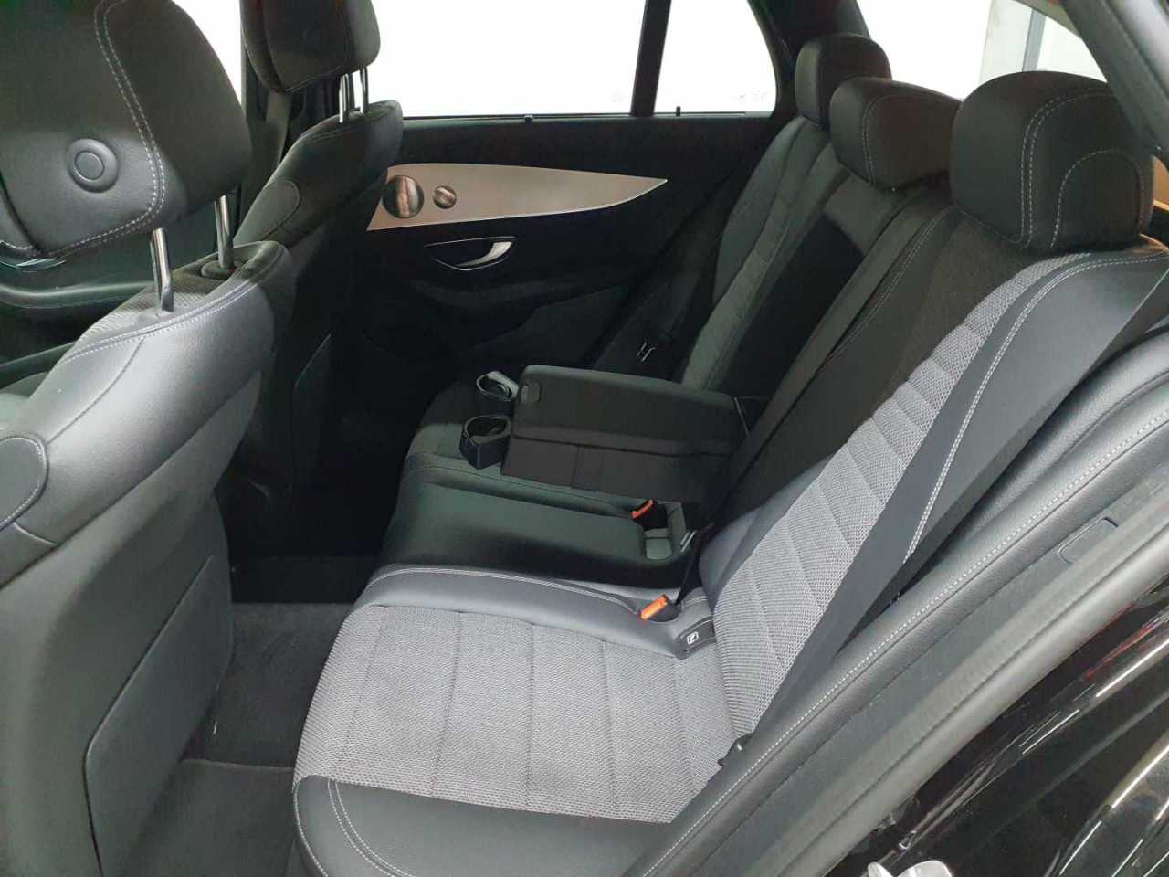 Mercedes-Benz E 300 d 4Matic T 9G-TRONIC Avantgarde 14