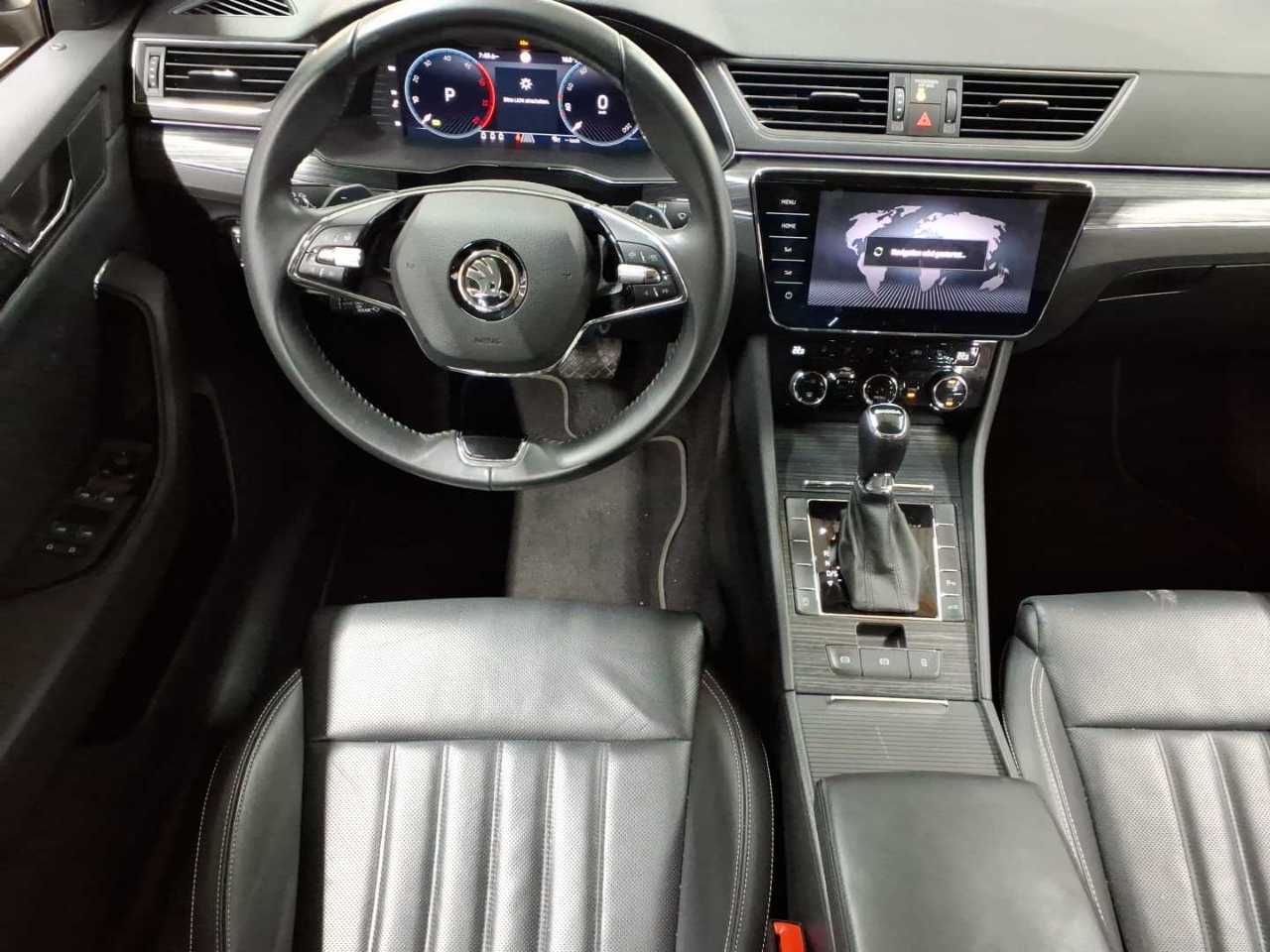 Skoda Superb Combi 2.0 TDI DSG Premium Edition 10
