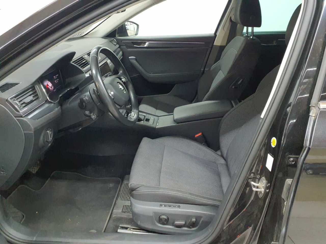 Skoda Superb Combi 1.4 TSI iV DSG Style 8