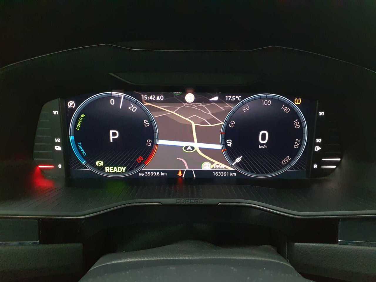 Skoda Superb Combi 1.4 TSI iV DSG Style 11