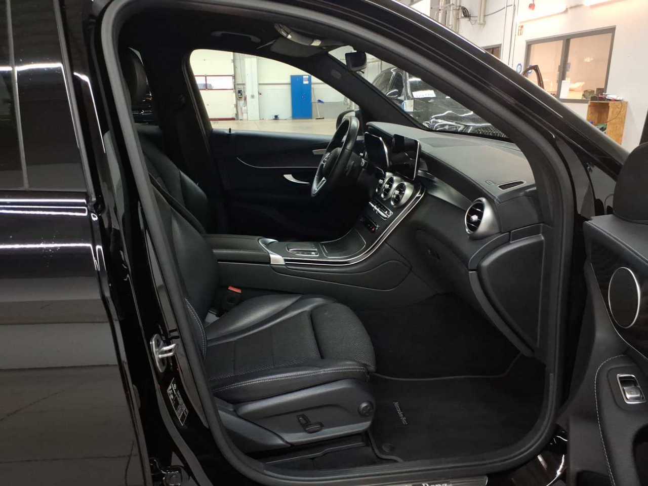 Mercedes-Benz GLC 200 d 4Matic 9G-TRONIC Exclusive 8