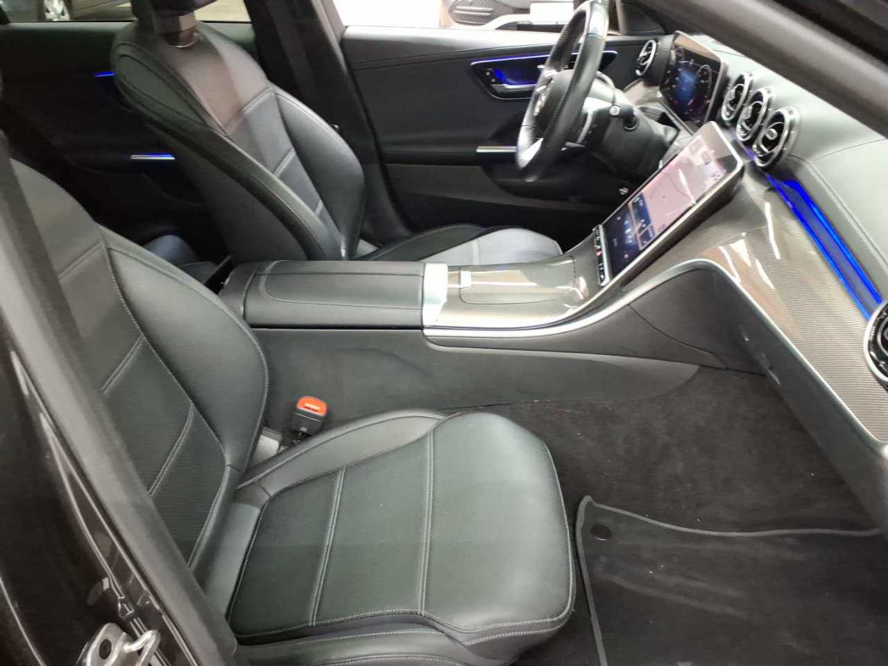 Mercedes-Benz C 300 d T 9G-TRONIC AMG Line 8
