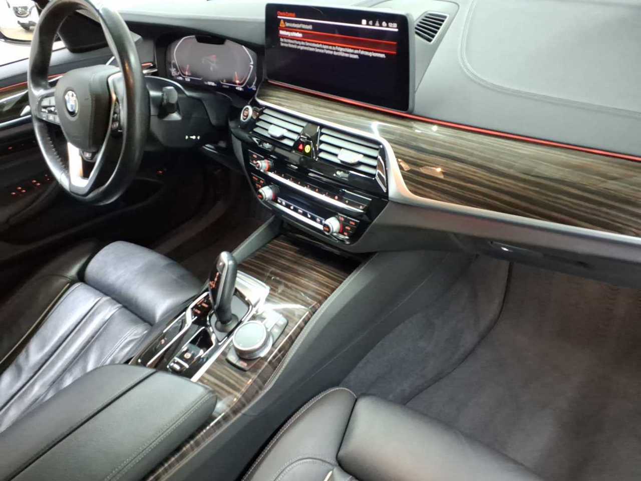 BMW 520d Touring Aut. Luxury Line 9
