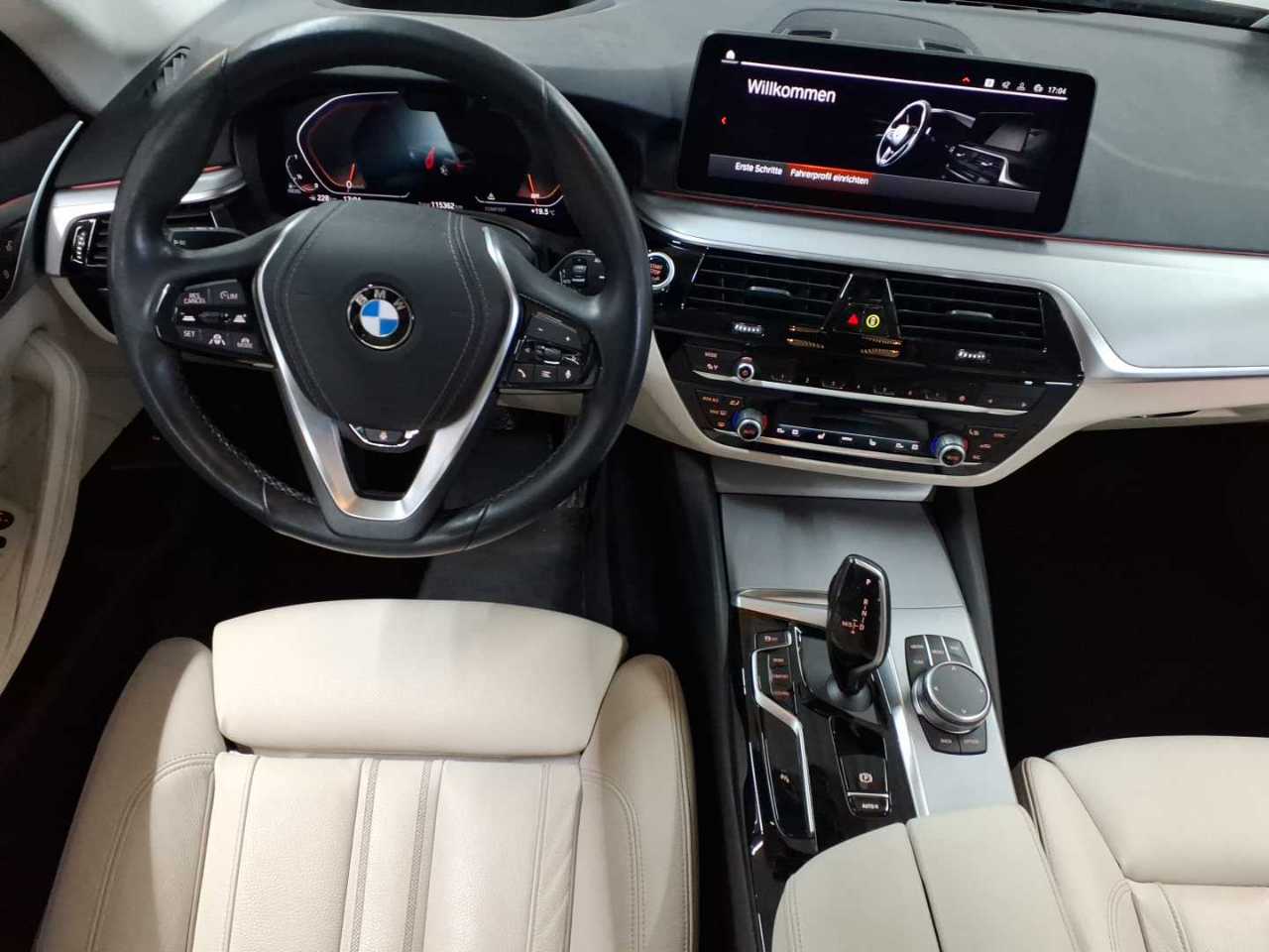 BMW 520d xDrive Touring Aut. 10