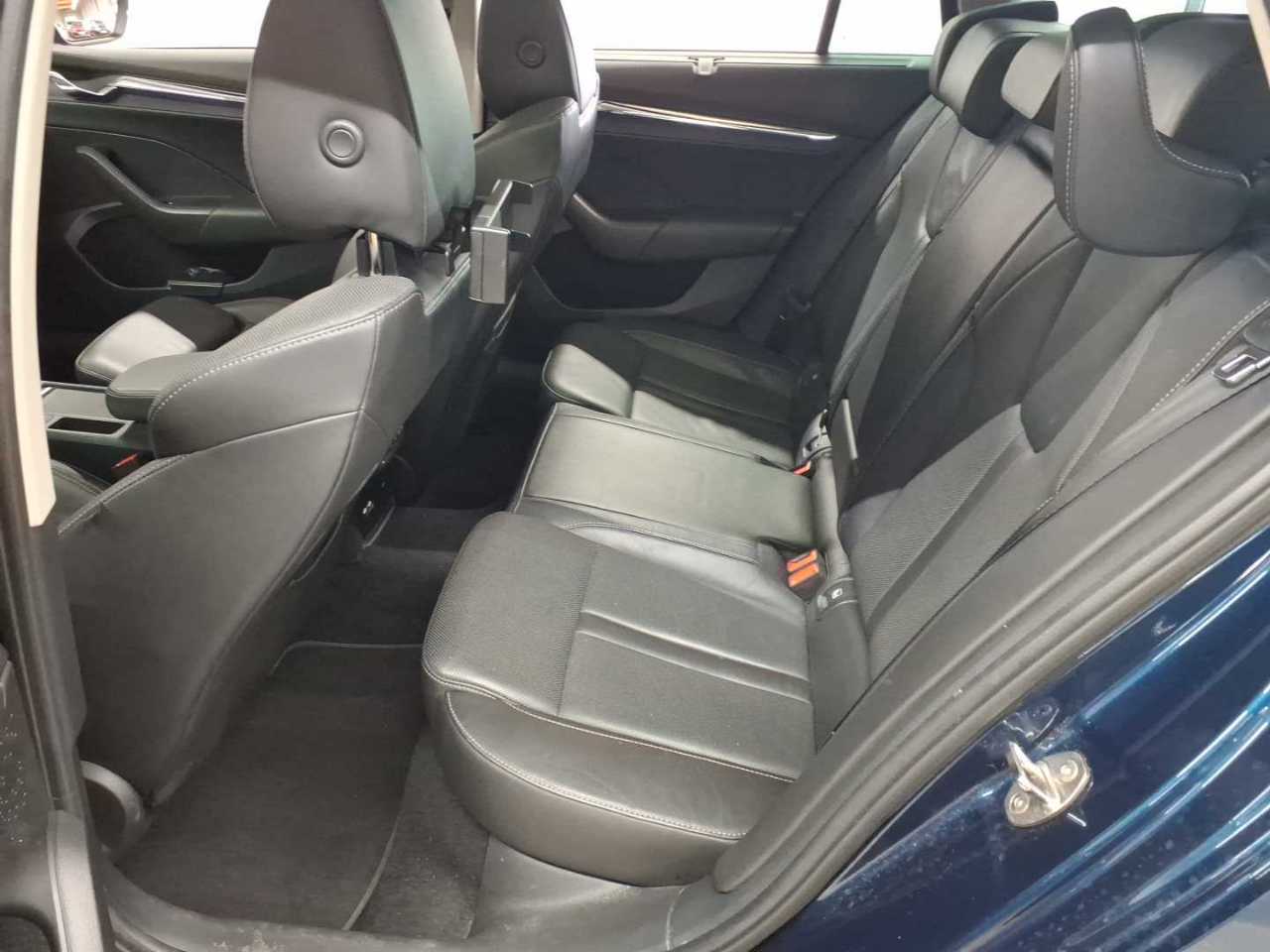 Skoda Octavia Combi 1.4 TSI iV DSG Style 13