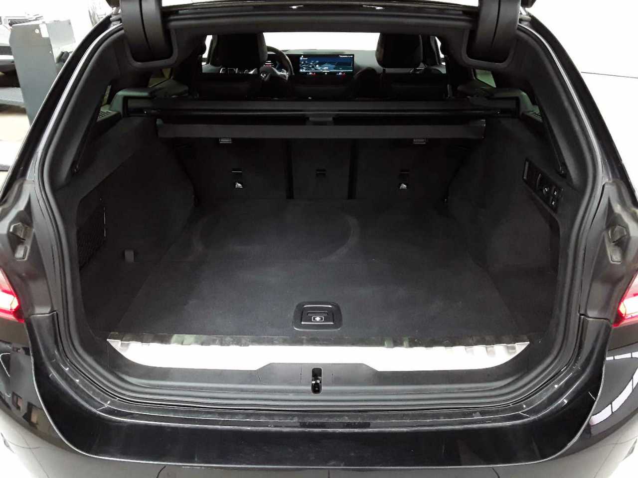 BMW 330e Touring xDrive Aut. 15