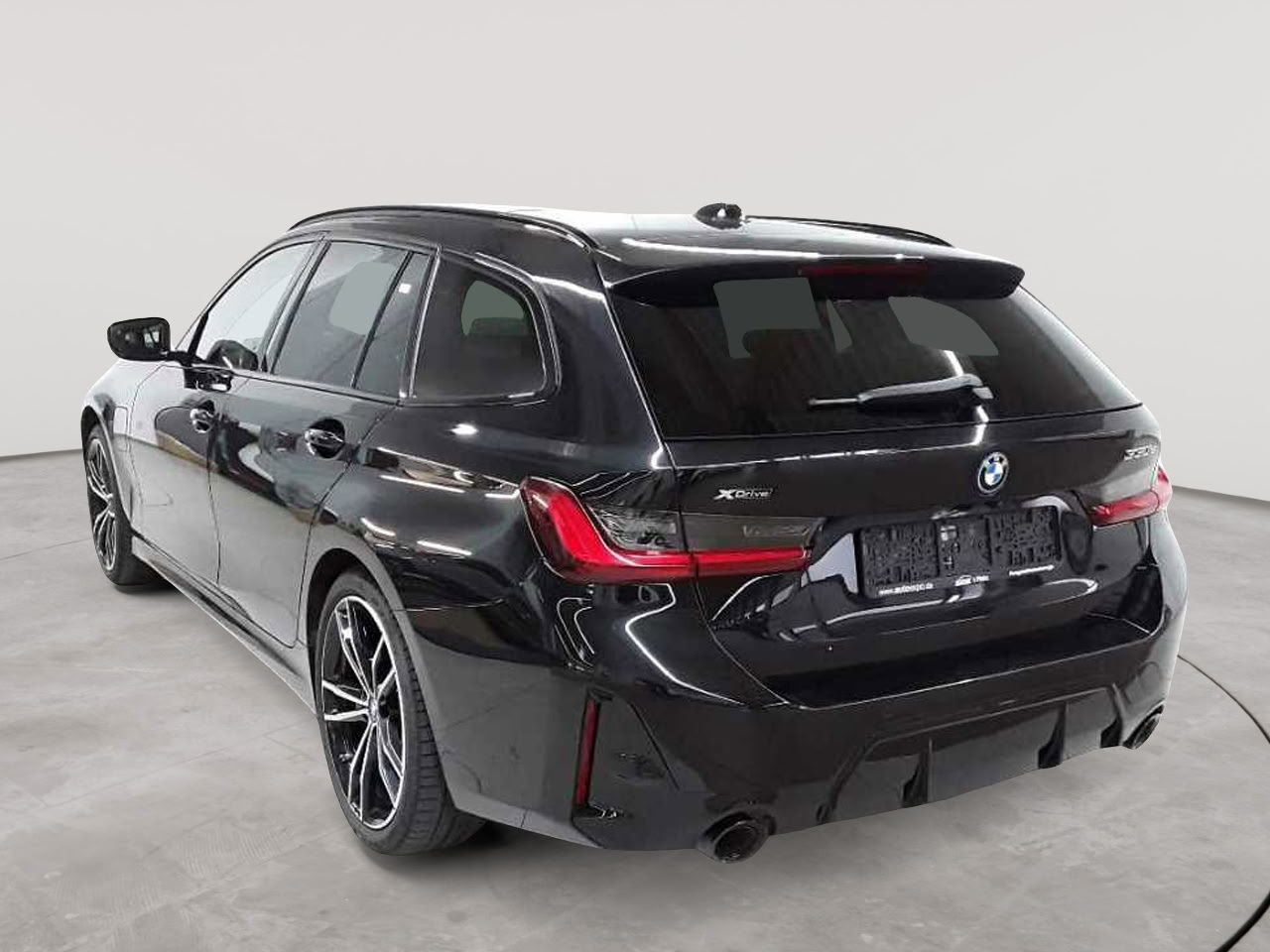 BMW 330e Touring xDrive Aut. 5