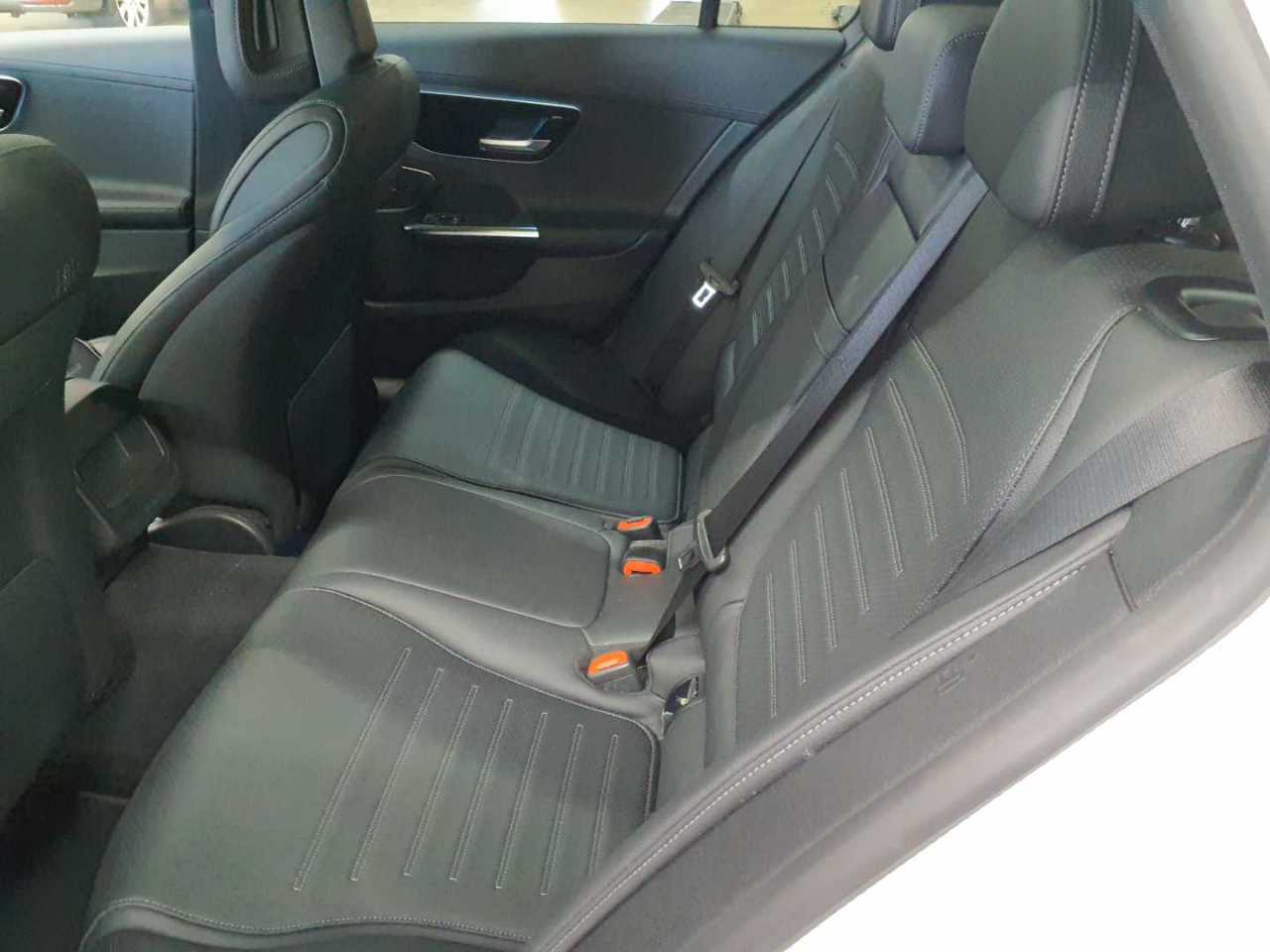 Mercedes-Benz C 200 T 9G-TRONIC AMG Line 13